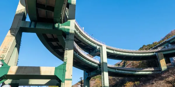 デジタル時代の集合知：SNSからAIへの進化のサムネイル