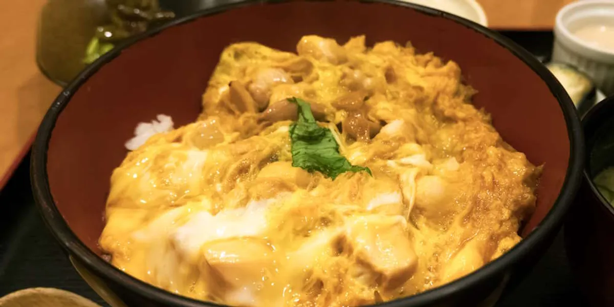 AIと人間の協働で実現！顧客中心の飲食店経営のイメージ