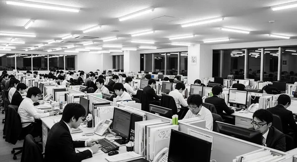 日本のIT産業における構造的抑圧と崩壊への道のサムネイル